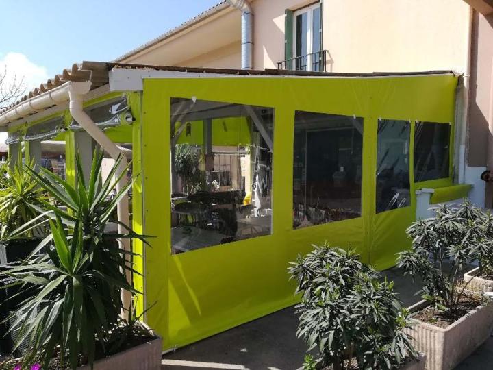 Pose de bâches Borgo