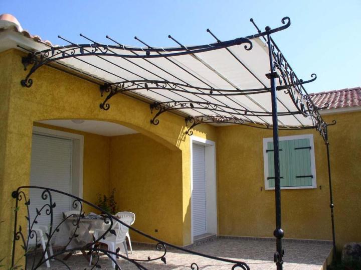 Pose de bâches Borgo